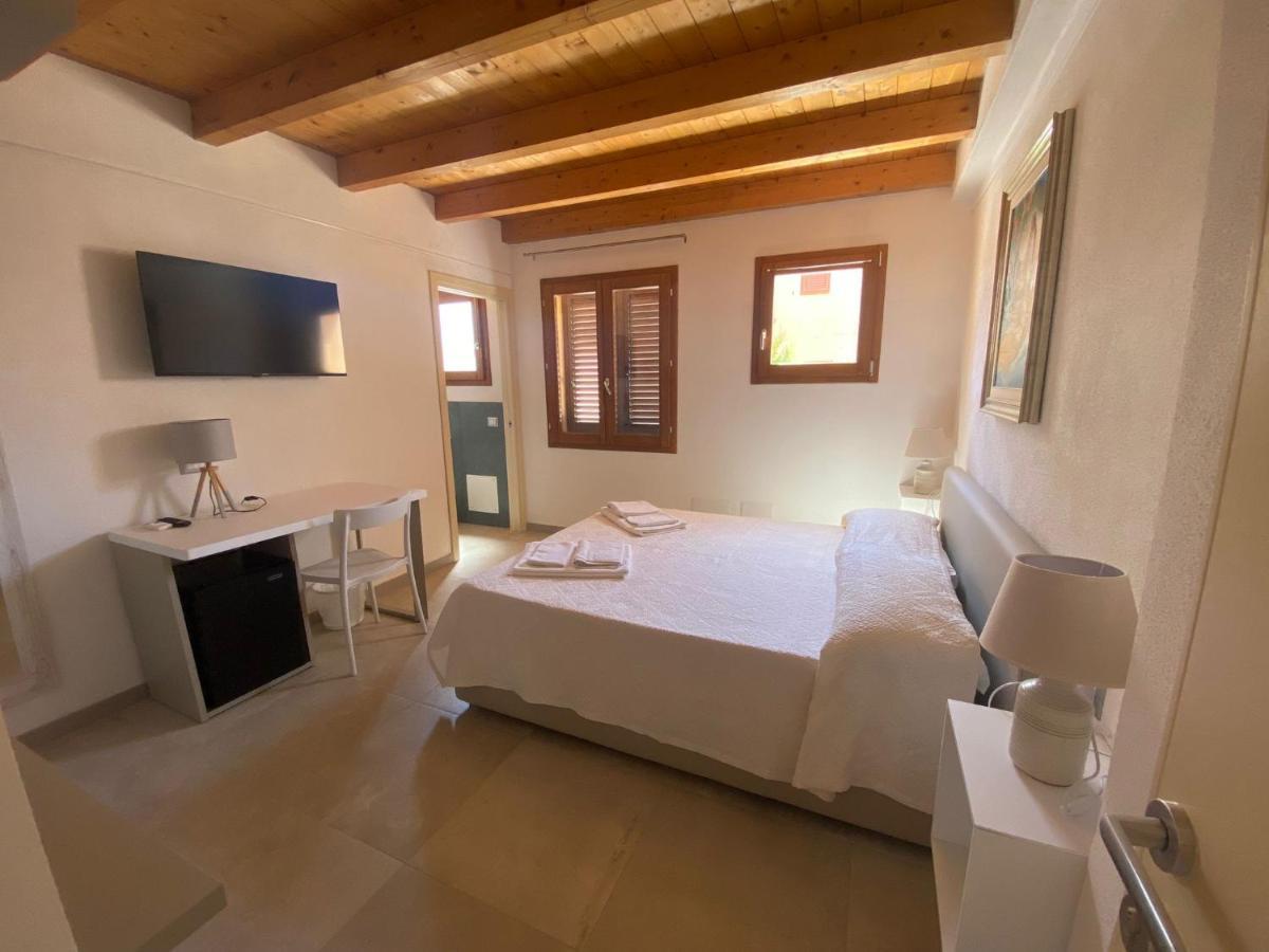 B&B Pettirosso San Teodoro  Exterior photo